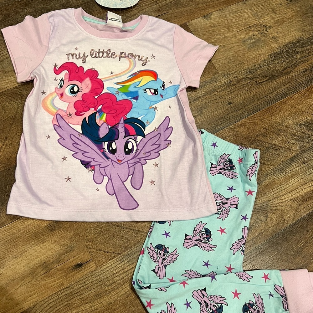 Kids Pony pyjmas! Short sleeve with bottoms! Perfect for the summer 🩷